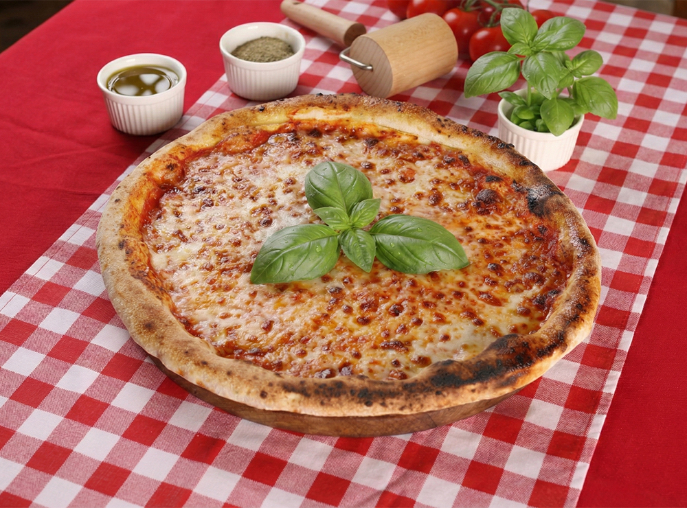 Pizza family size